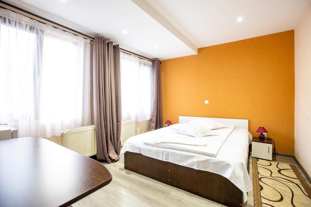 Casa Andy Hotel Buşteni Eksteriør billede